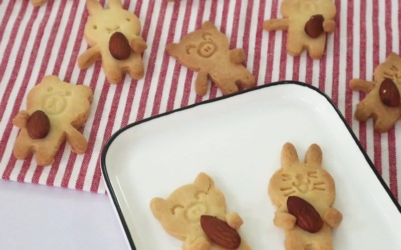 Bánh quy hạnh nhân bằng nồi chiên không dầu