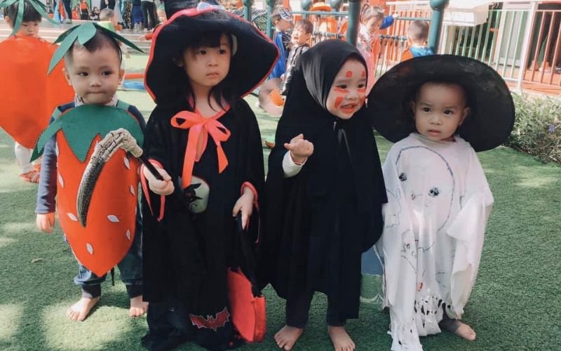 Ngoài những bộ trang phục siêu “cute
