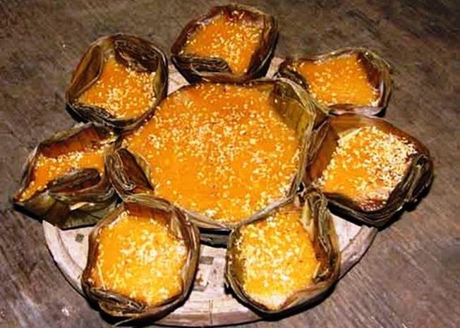 Bánh tổ để bày trên bàn thờ gia tiên