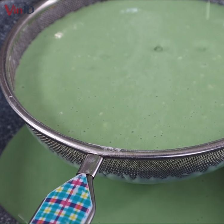 Lọc bột qua rây
