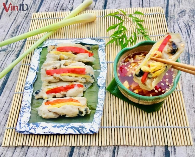 Chả ốc giòn sần sật chấm cùng nước mắm gừng ớt