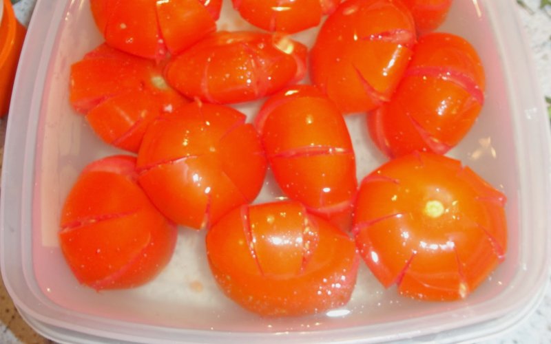 Ngâm cà chua với nước vôi trong Ngâm cà chua với nước vôi trong