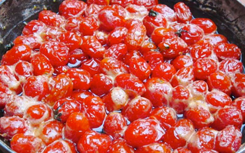 Sên cà chua trên lửa nhỏ Sên cà chua trên lửa nhỏ