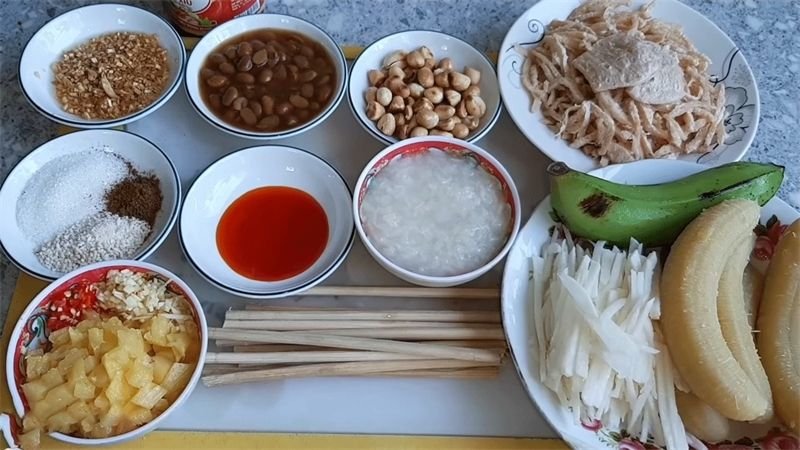 Chuẩn bị nguyên liệu làm nem nướng Chuẩn bị nguyên liệu làm nem nướng
