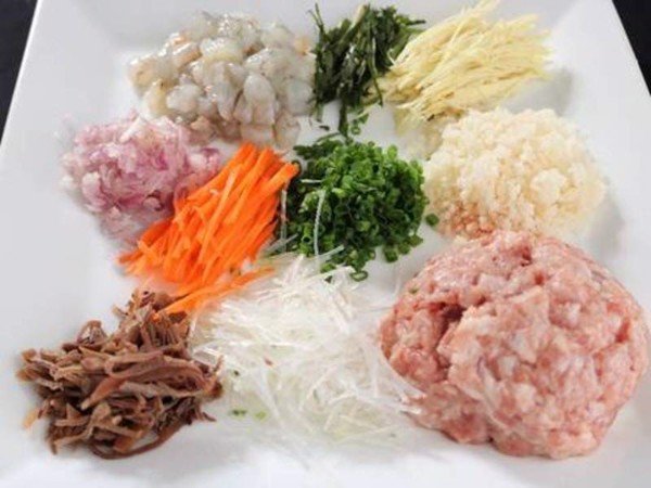 Bạn cần chuẩn bị và sơ chế nguyên liệu thật cẩn thận
