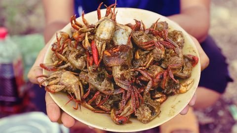 Món cua đồng rang me tuyệt ngon cua dong rang me