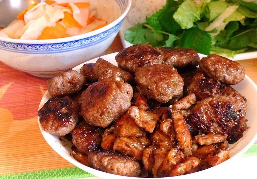 Cách ướp thịt nướng bún chả ngon đảm bảo thành công