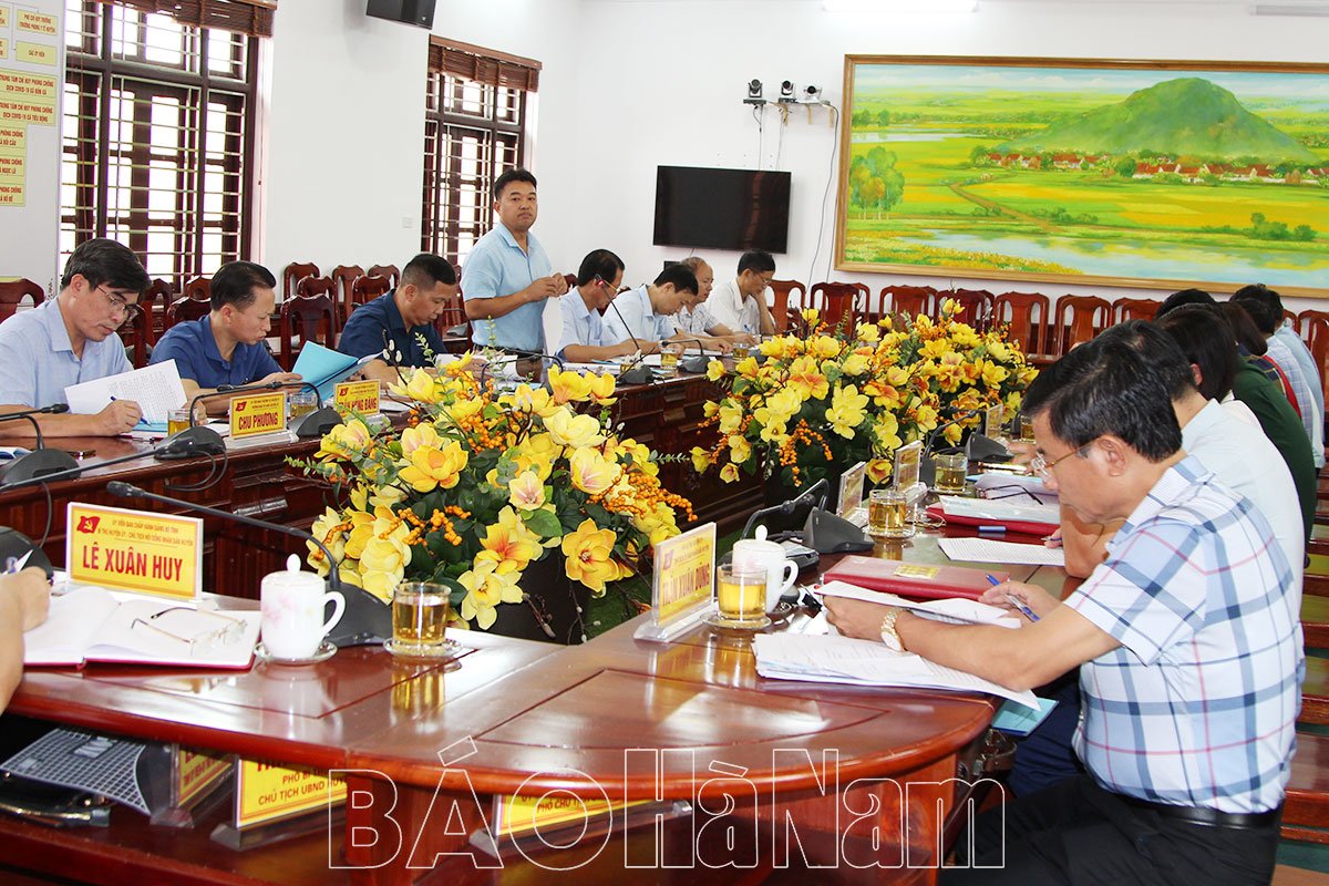 BTV Huyện ủy Bình Lục làm việc với BTV Đảng ủy thị trấn Bình Mỹ về việc thực hiện nghị quyết đại hội Đảng các cấp