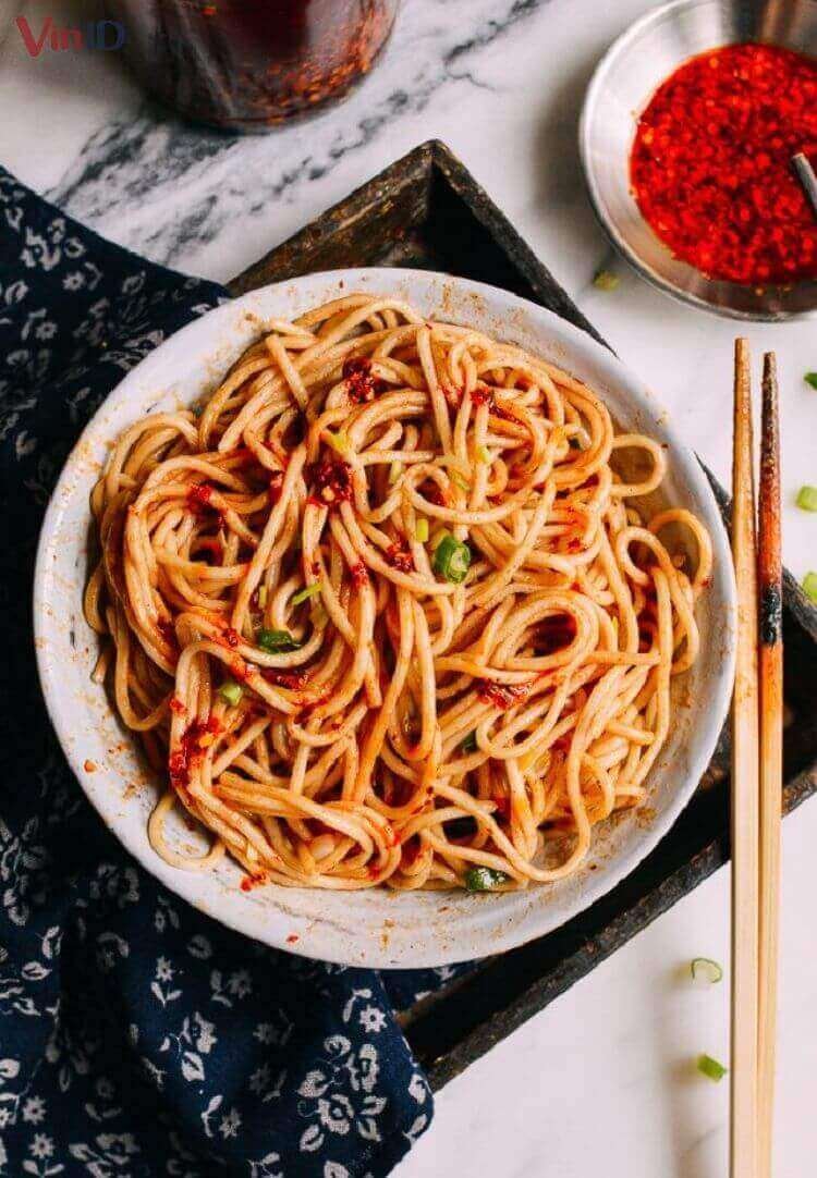 Mì trộn sa tế 