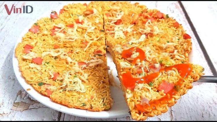 Thành phẩm mì xào trứng giòn tạo hình pizza Thành phẩm mì xào trứng giòn tạo hình pizza