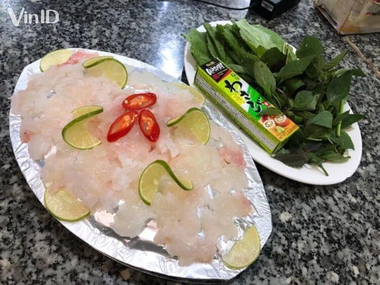 Tôm sống ngọt hoà cùng vị cay nồng của mù tạt 