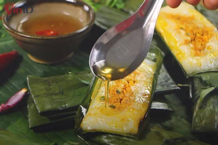 Thành phẩm bánh nậm Huế chay cùng nước chấm chua ngọt Thành phẩm bánh nậm Huế chay cùng nước chấm chua ngọt
