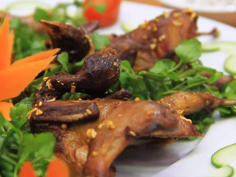 Món chim cút chiên nước mắm hương vị độc lạ khiến nhiều người suýt xao khi ăn