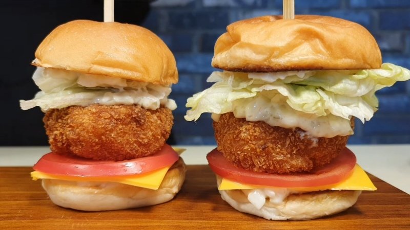 Món bánh hamburger tôm thơm ngon