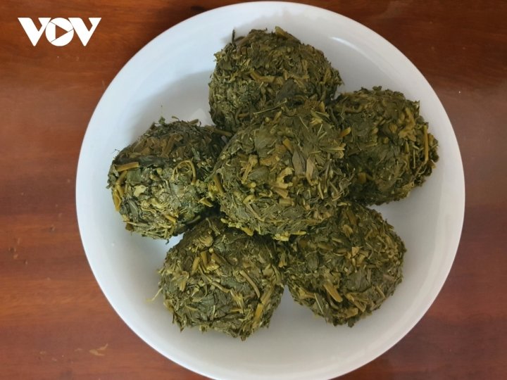 Rau sắn muối chua, món ăn lạ miệng của người Dao đỏ - 4
