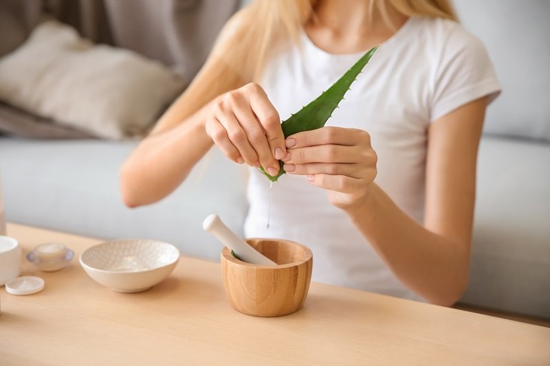 cách làm xịt khoáng từ nha đam