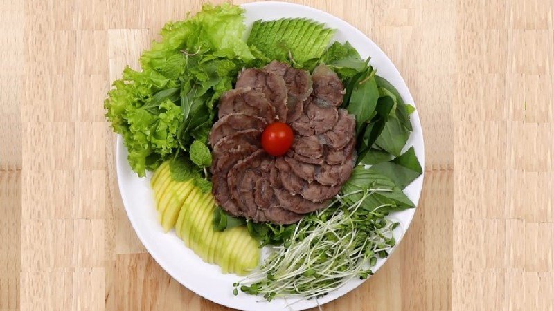 món Bắp bò hầm nước dừa