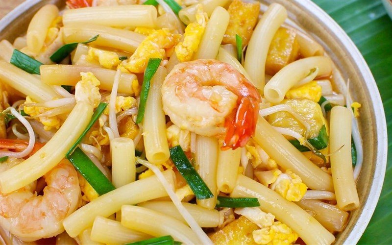 món nui xào tôm