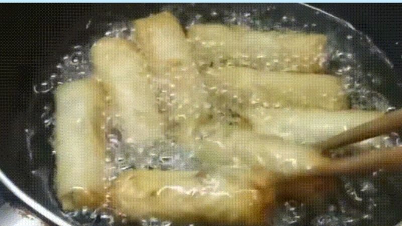 Chiên chả giò