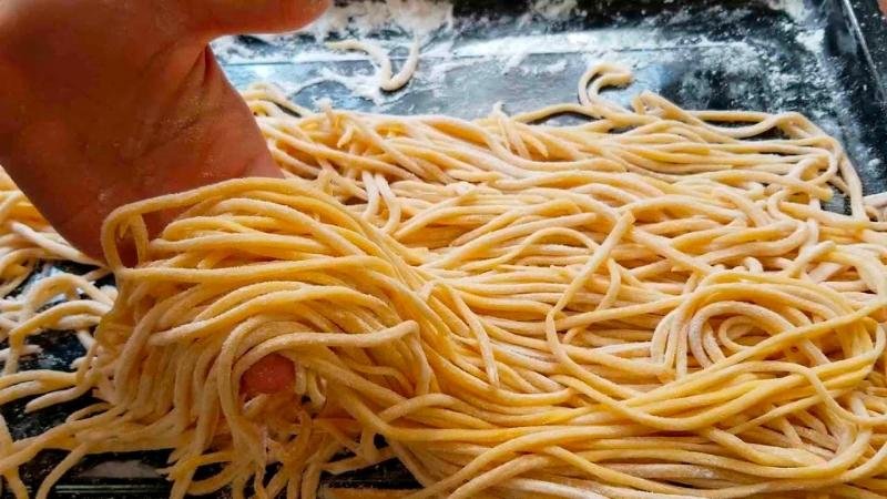  Cách làm sợi mì tươi