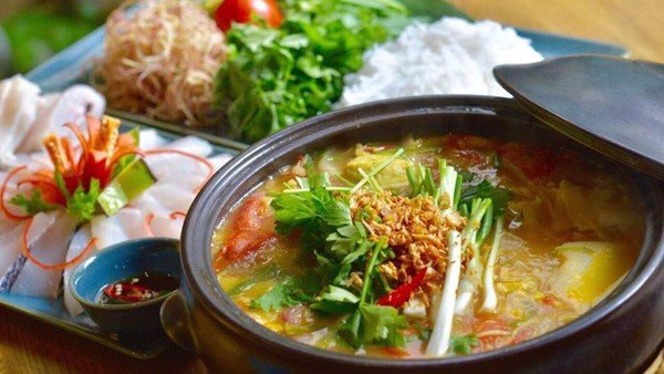 Lẩu Cá Canh Chua Ăn Với Bún