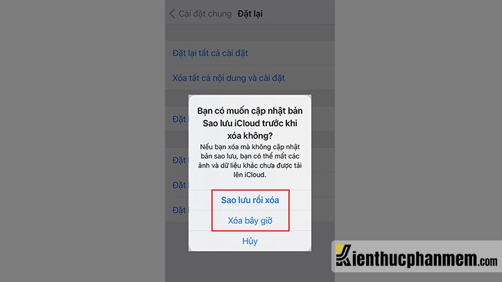 Bạn chọn 1 trong 2 tùy chọn Xóa bây giờ hoặc Sao lưu rồi xóa