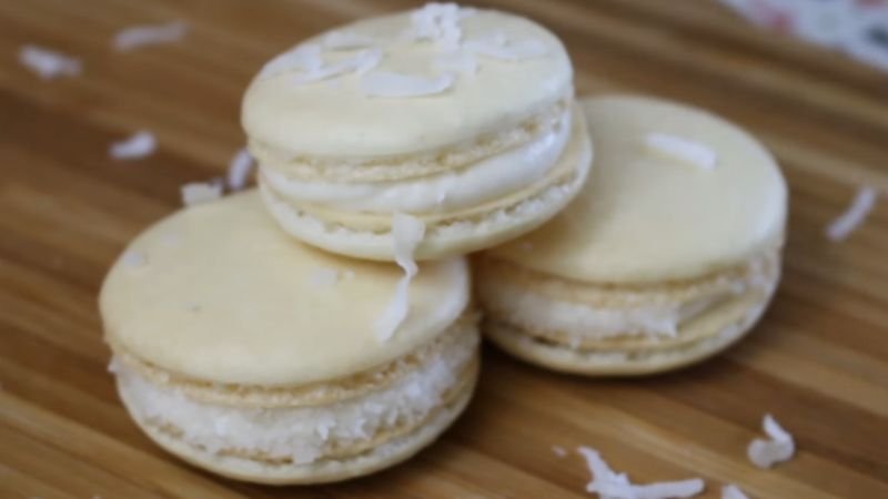 Bánh macaron bằng bột dừa thơm lừng mùi dừa