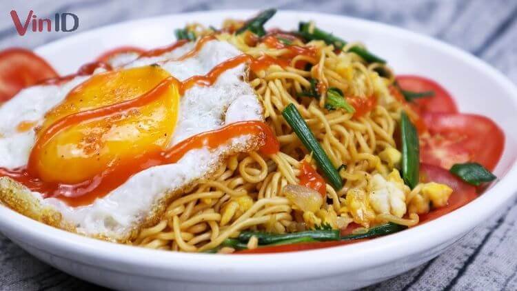 Thành phẩm món mì xào trứng đơn giản Thành phẩm món mì xào trứng đơn giản