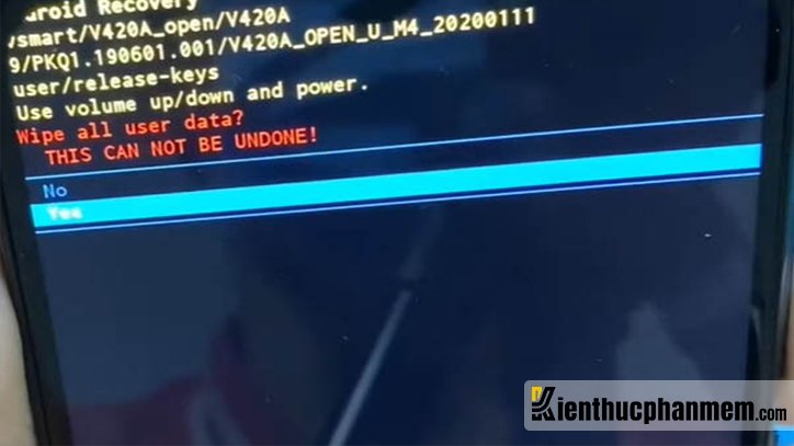 Chọn mục Wipe data/factory reset và chọn Yes