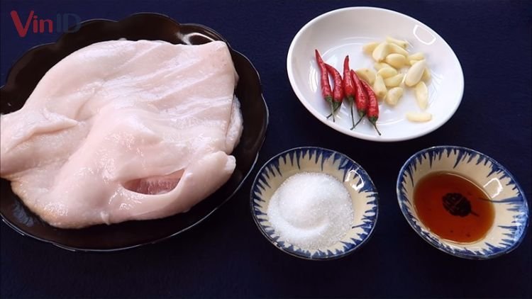 Nguyên liệu để làm tóp mỡ rim mắm tỏi ớt Nguyên liệu để làm tóp mỡ rim mắm tỏi ớt