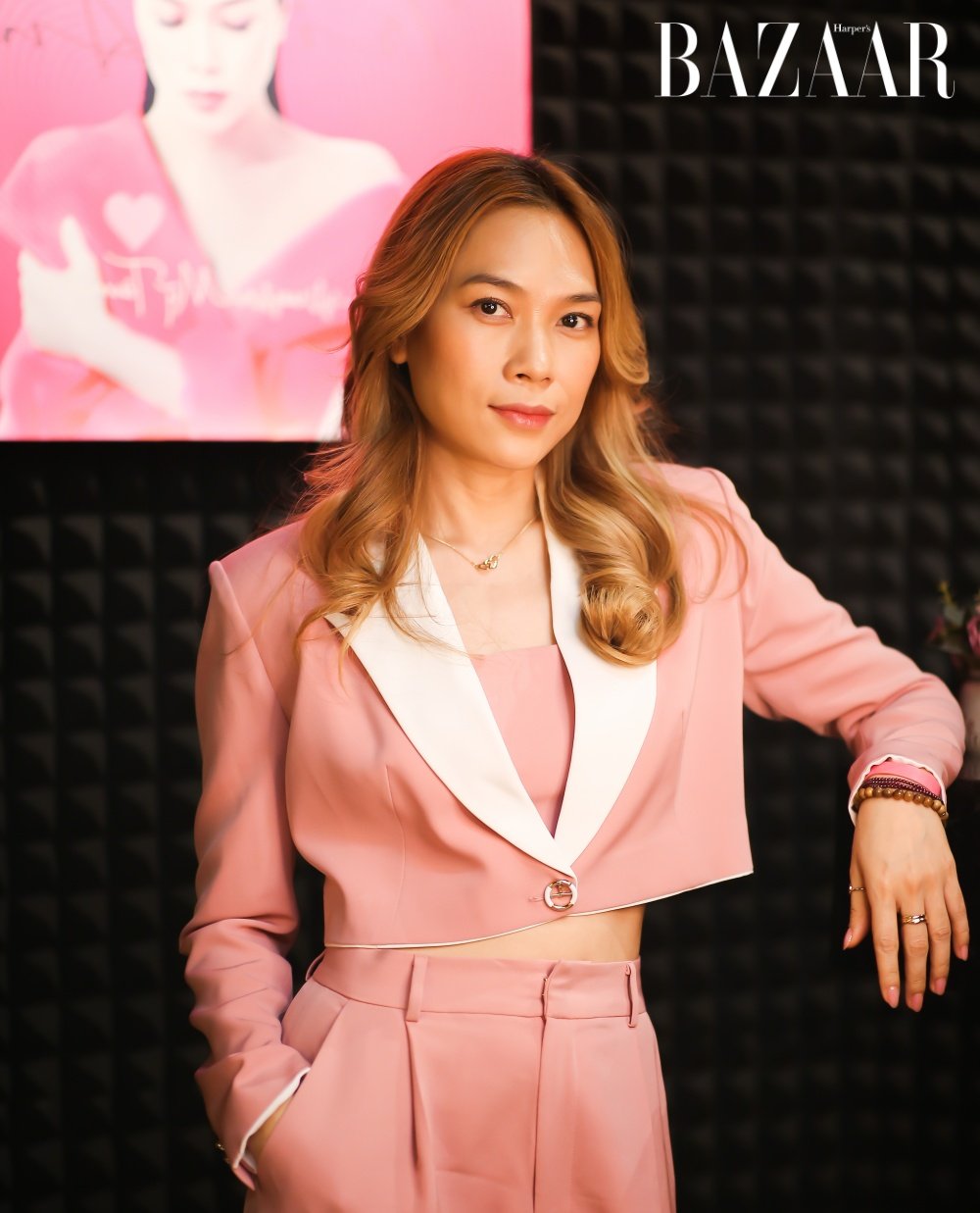 Mỹ Tâm khi thông báo liveshow Tri Âm tại SVĐ Mỹ Đình, Hà Nội
