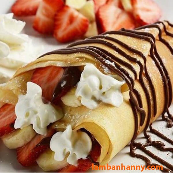 Bánh Crepe kem tươi dâu tây