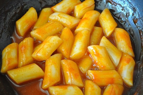 Món bánh Tobokki dai mềm thơm ngon