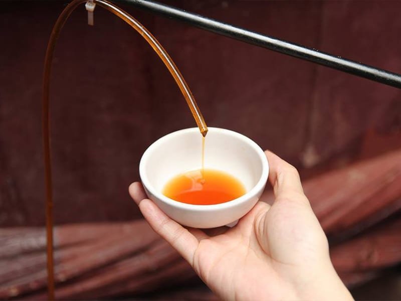 nên chọn mua nước mắm truyền thống