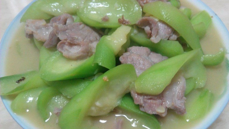 Mướp xào thịt heo
