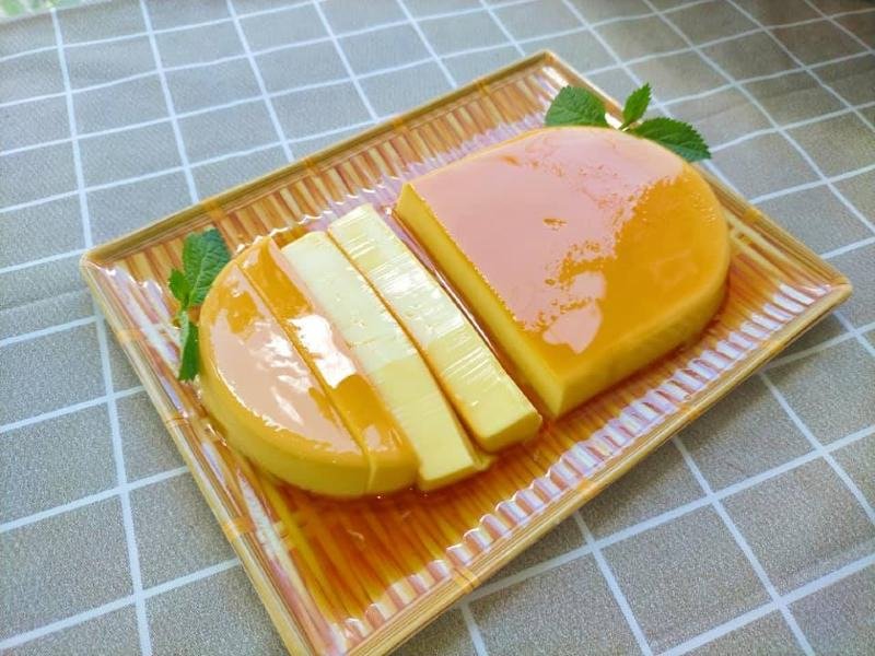 https://hemradio.com/wp-content/uploads/2021/06/Cach-lam-banh-Flan-khong-can-hap-1.jpg