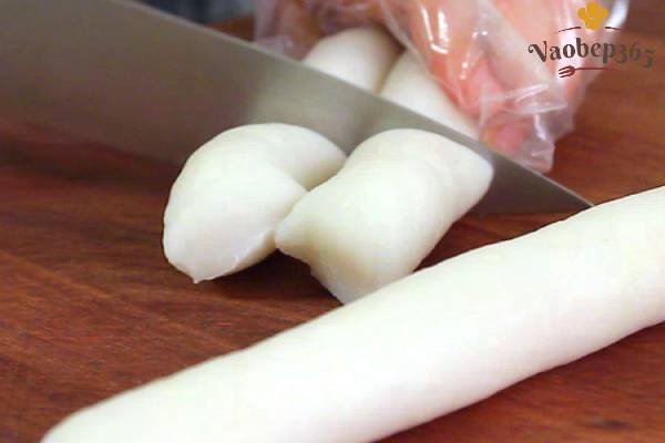 Cắt bánh gạo