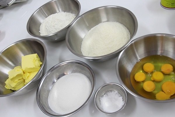 Nguyên liệu làm bánh sầu riêng chiên giòn