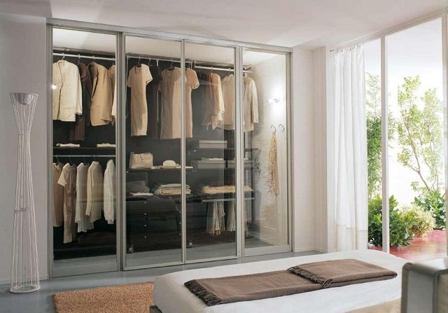Tại sao bạn nên sử dụng các thiết kế tủ quần áo bằng nhôm?