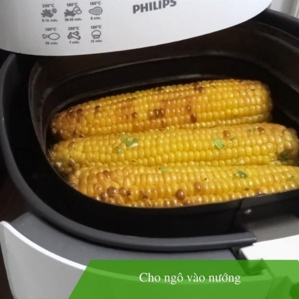 Cho ngô vào nướng