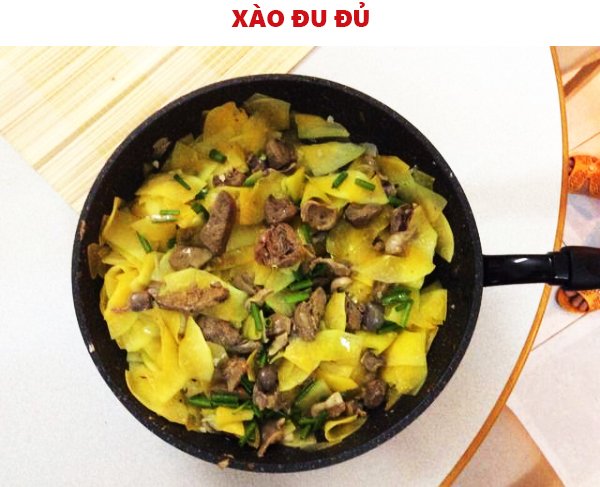 xào đu đủ với tỏi và lòng