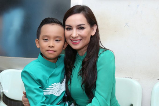 Hồ Văn Cường và Phương Mỹ Chi lột xác ngoạn mục, ngày một trưởng thành trong giọng hát và tác phong