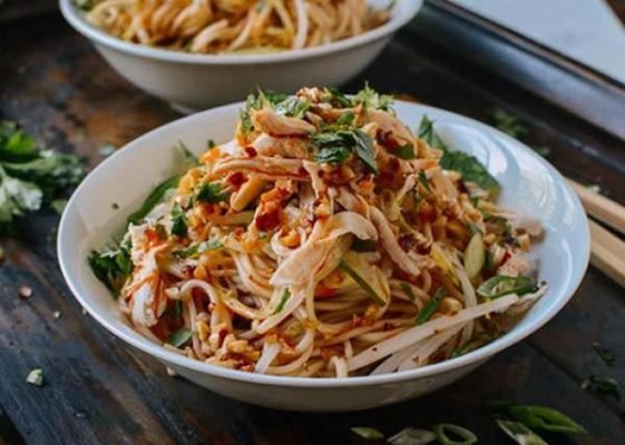 Hoàn thành miến trộn gà