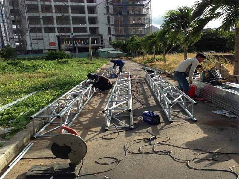 Hướng dẫn làm khung mái xếp lượn sóng 1