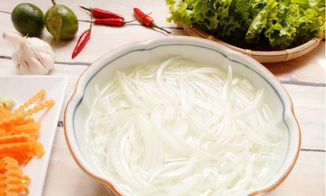 Cách làm nộm gà xé phay