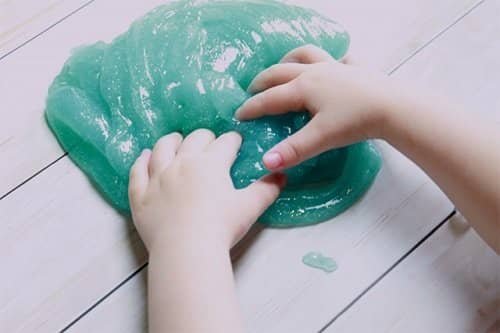 Cách làm slime chất nhờn ma quái đơn giản tại nhà