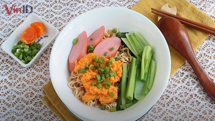 Mì trộn trứng muối 