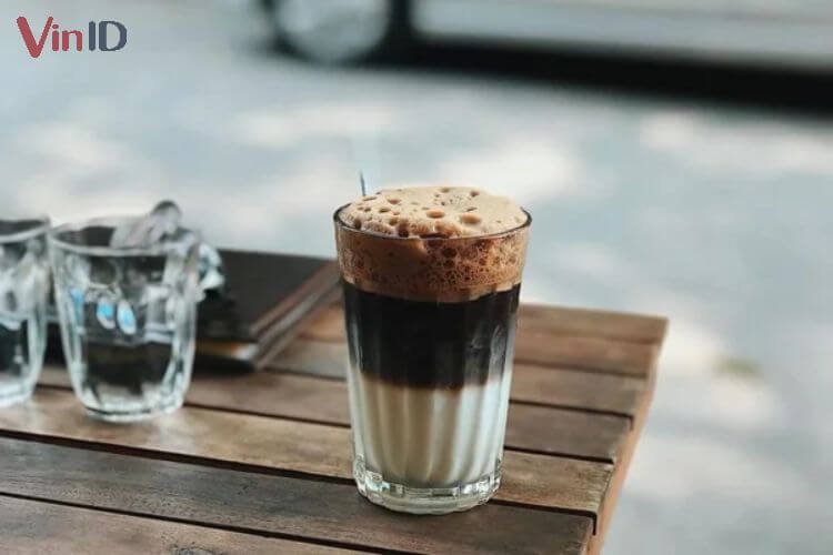 Cà phê sữa đá với 3 lớp cực bắt mắt 