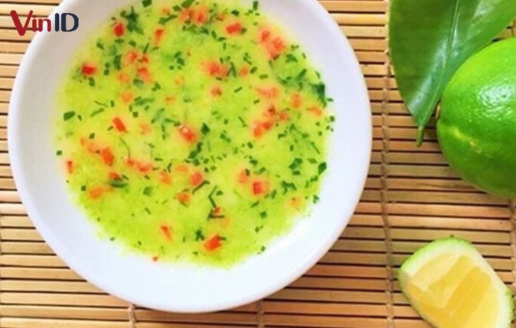 Muối tiêu và chanh chấm gà 