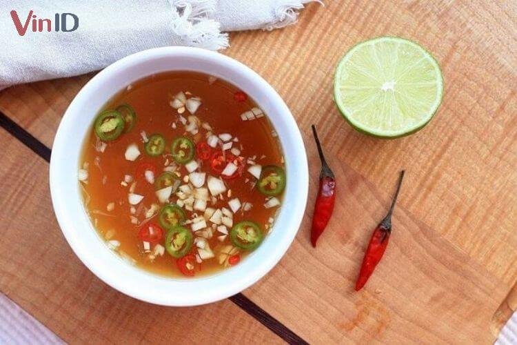 Nước chấm đặc biệt ăn kèm cùng nem chay